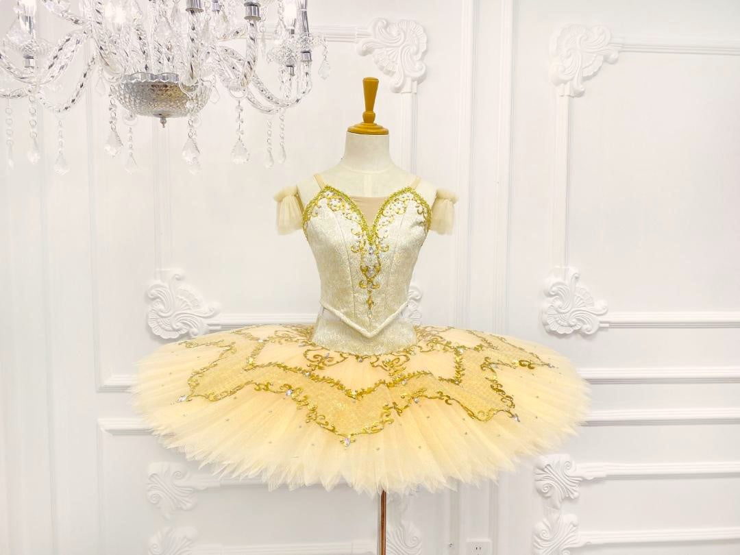 princess aurora yellow dress Aurora | Disney Princess And Girls Wiki
