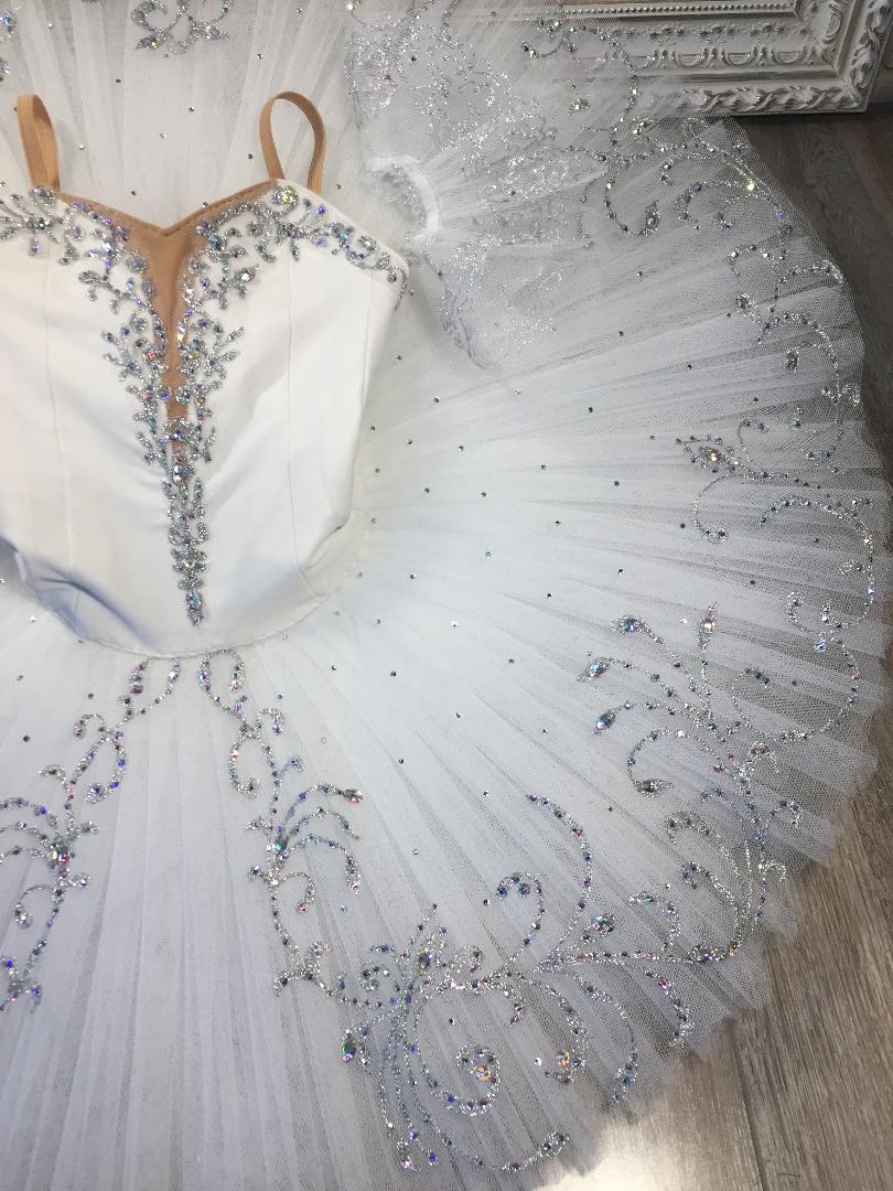 Macha's Pas de Deux - Dancewear by Patricia