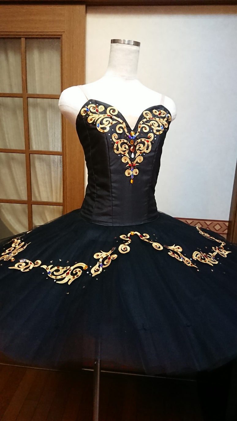 black swan tutu dress Tulle 5-6 years Whether youre a professional dancer or simply looking for an exquisite statement piece DIY BLACK SWAN HALLOWEEN COSTUME
